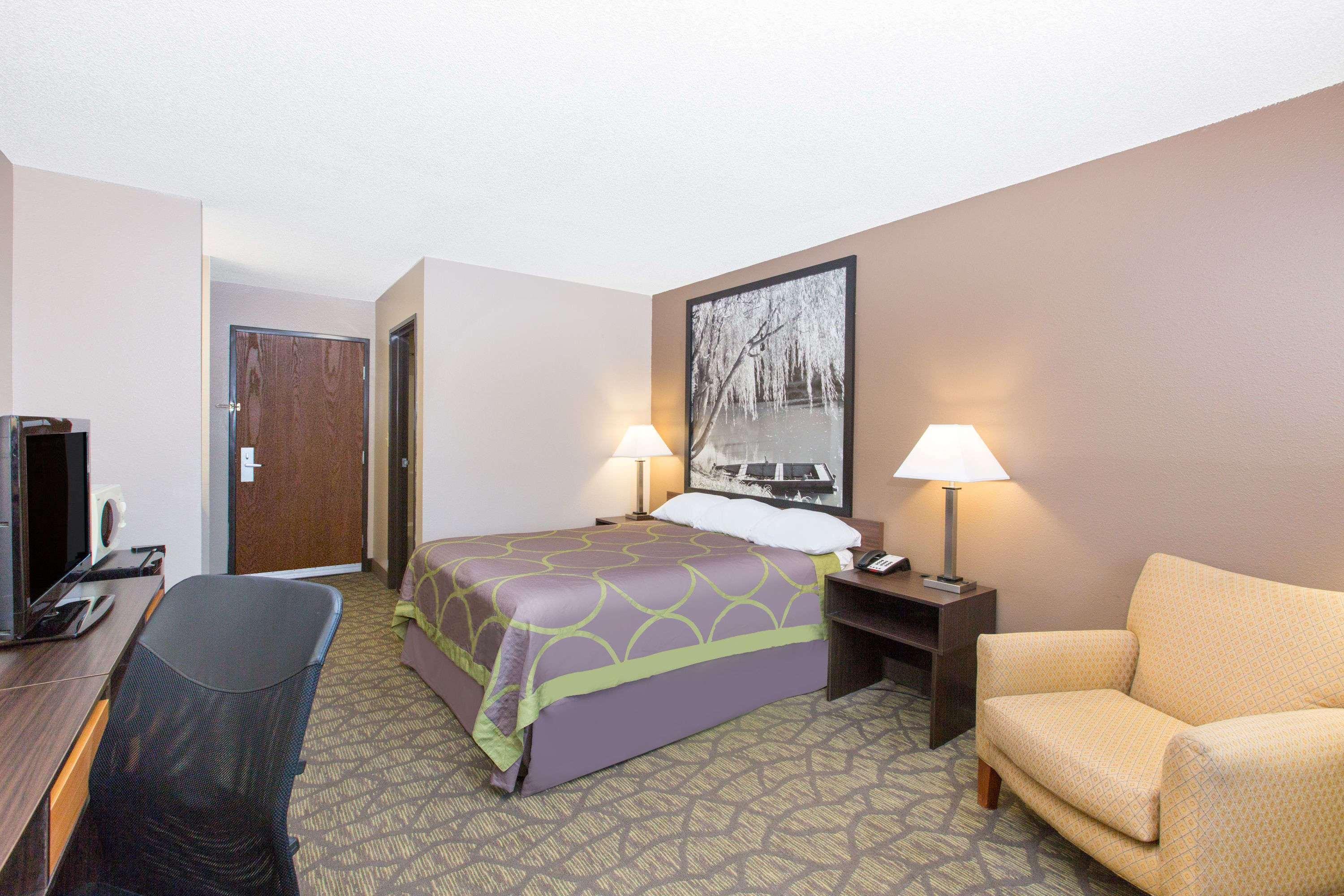 Super 8 By Wyndham Belleville Ngoại thất bức ảnh