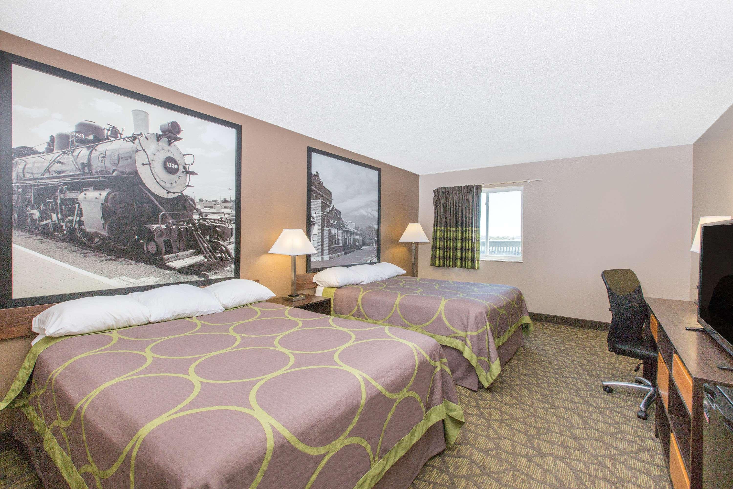 Super 8 By Wyndham Belleville Ngoại thất bức ảnh